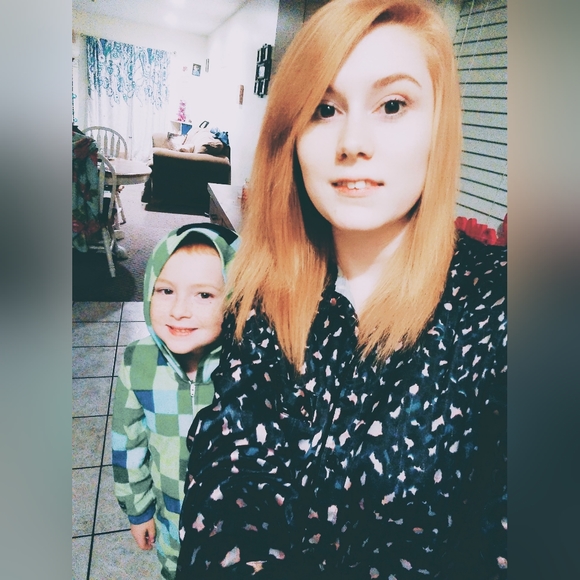 MEET YOUR POSHER 🔥🔥🔥 - Picture 6 of 14